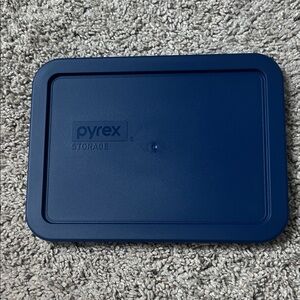 Pyrex 3-Cup Blue Rectangular Lid